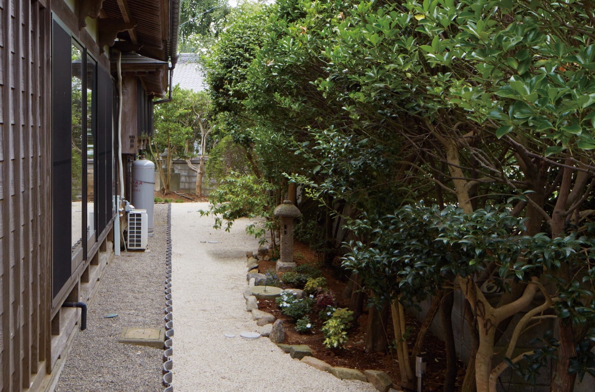 二種類の砂利でデザイン性を高める