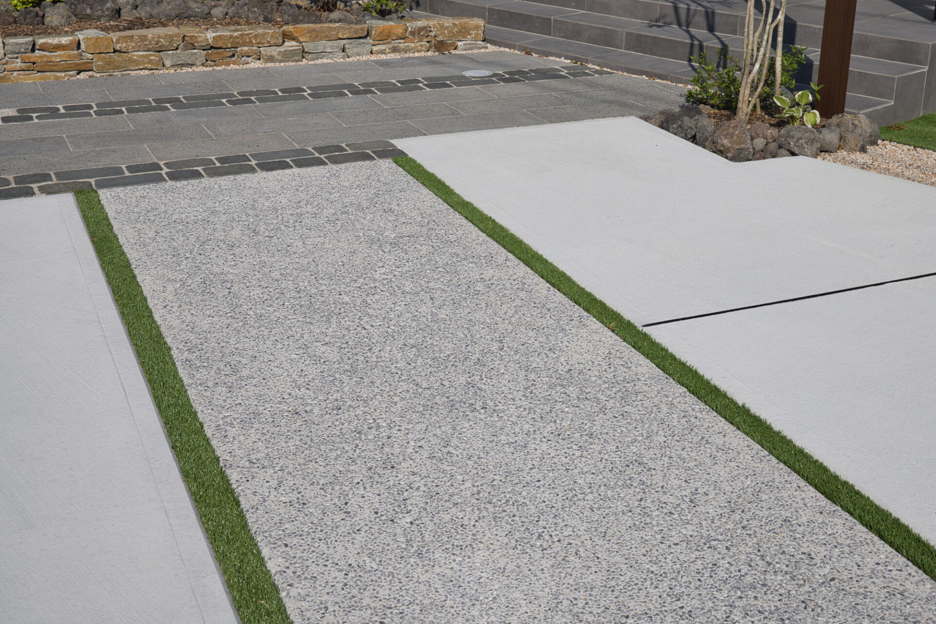 庭をコンクリートにするデメリットと対策